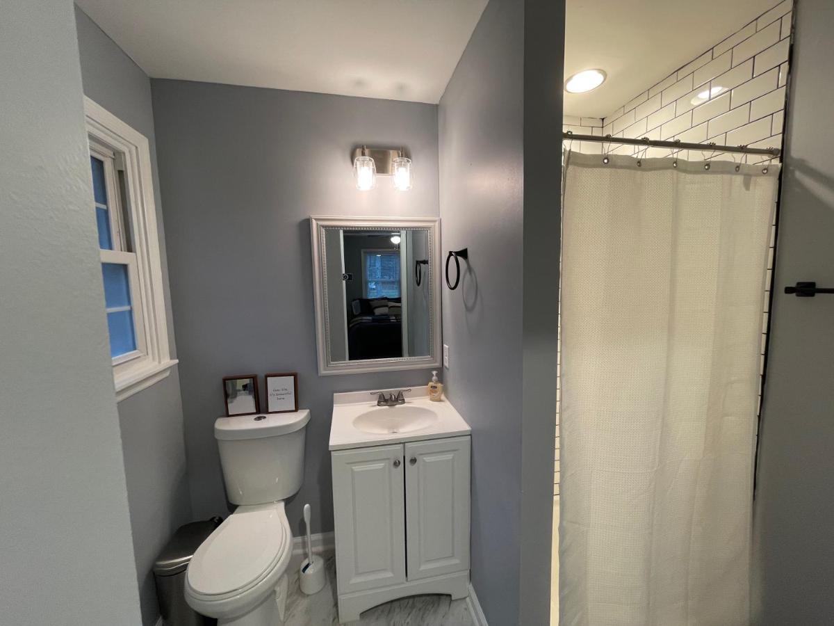 Remodeled Cottage With Sunroom Manchester Exterior foto